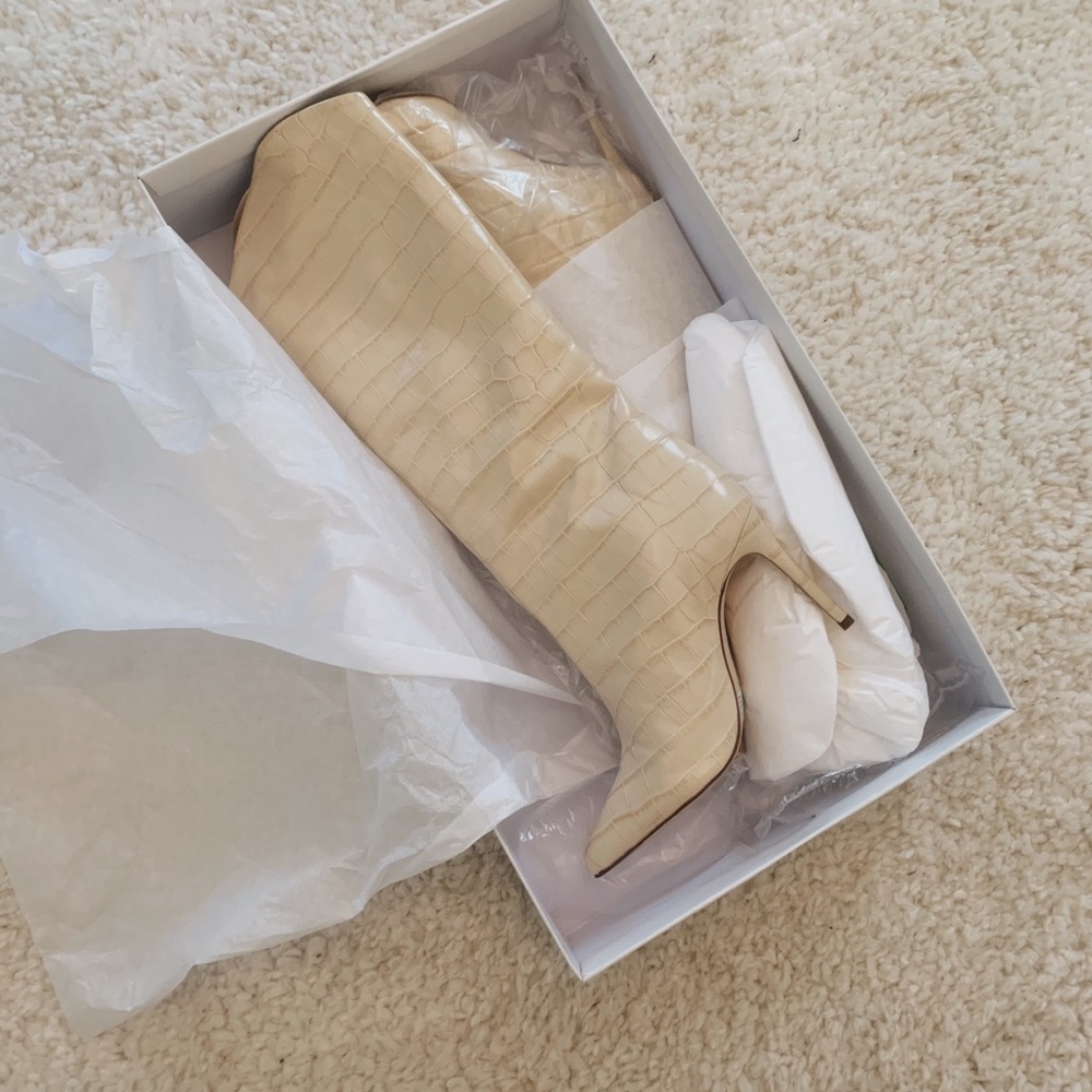 Brand new Schutz boots